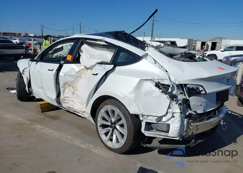 2021 Tesla Model 3 Standard Range Plus Rear-Wheel Drive z USA, uszkodzony, nr VIN 5YJ3E1EA1MF018052